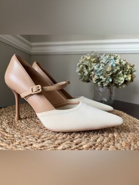 NWT and Box: Cosy Island Bicolor Grace Pointed Toe Heeled Pump (Apricot)